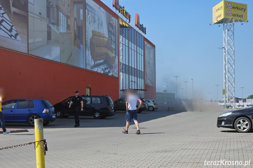 Pożar w Merkurym Markecie w Krośnie