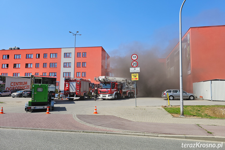 Pożar w Merkurym Markecie w Krośnie