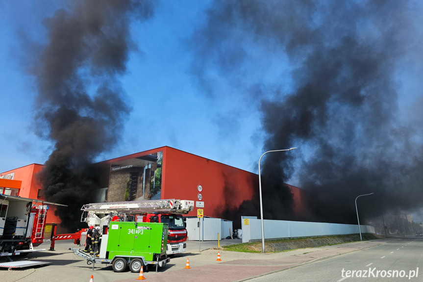 Pożar w Merkurym Markecie w Krośnie