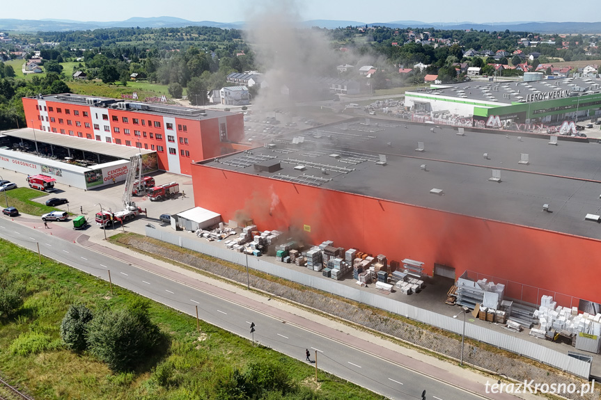 Pożar w Merkurym Markecie w Krośnie