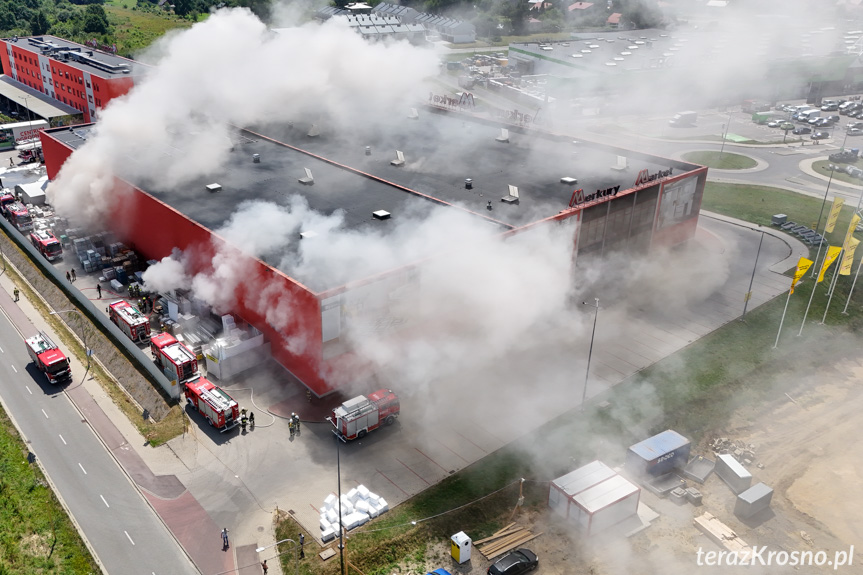 Pożar w Merkurym Markecie w Krośnie