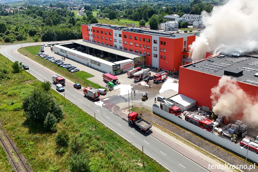 Pożar w Merkurym Markecie w Krośnie