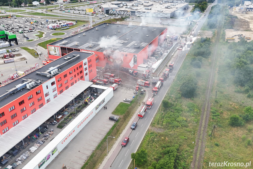 Pożar w Merkury Market - po opanowaniu pożaru