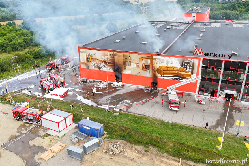 Pożar w Merkury Market - po opanowaniu pożaru