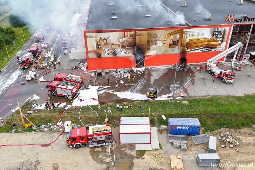 Pożar w Merkury Market - po opanowaniu pożaru