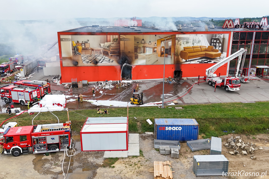 Pożar w Merkury Market - po opanowaniu pożaru