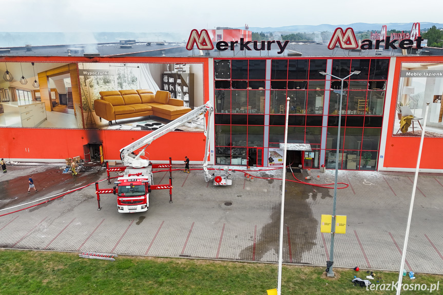 Pożar w Merkury Market - po opanowaniu pożaru