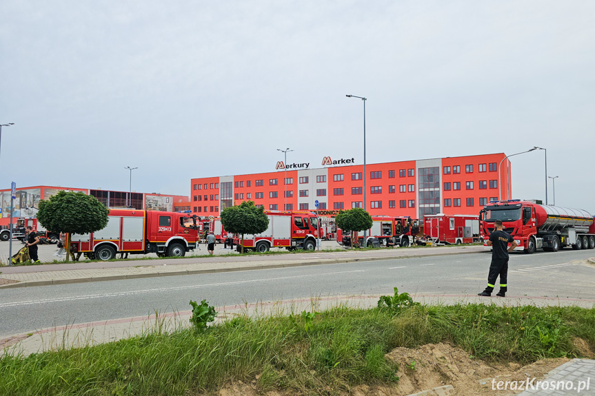 Pożar w Merkury Market - po opanowaniu pożaru