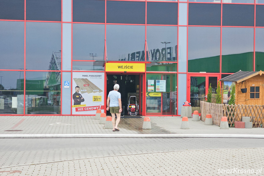 Pożar w Merkury Market - po opanowaniu pożaru