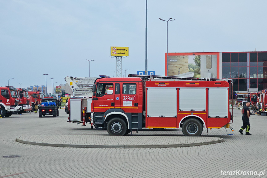 Pożar w Merkury Market - po opanowaniu pożaru