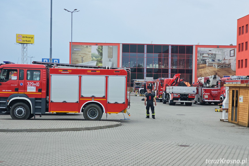 Pożar w Merkury Market - po opanowaniu pożaru