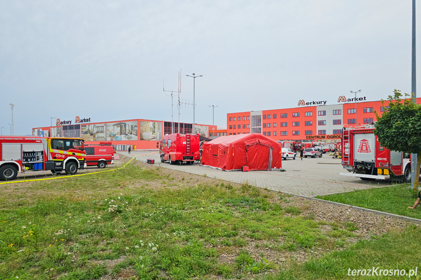 Pożar w Merkury Market - po opanowaniu pożaru