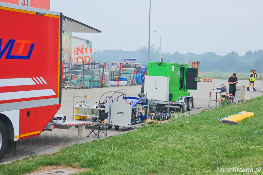 Pożar w Merkury Market - po opanowaniu pożaru