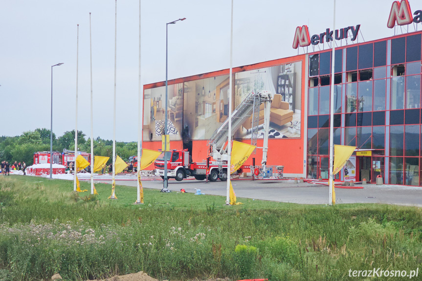 Pożar w Merkury Market - po opanowaniu pożaru