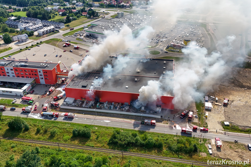 Pożar w Merkurym Markecie w Krośnie 2