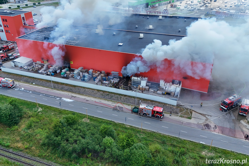 Pożar w Merkurym Markecie w Krośnie 2