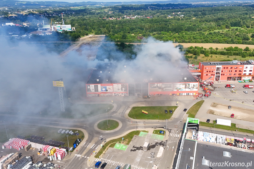 Pożar w Merkurym Markecie w Krośnie 2