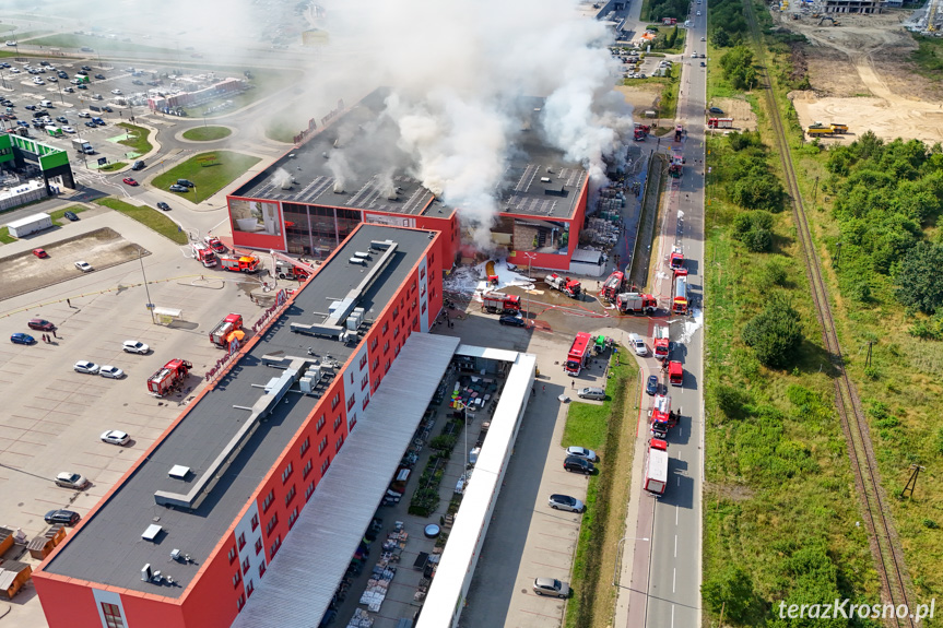 Pożar w Merkurym Markecie w Krośnie 2