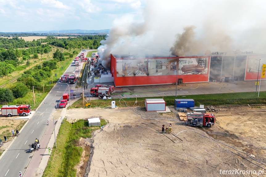 Pożar w Merkurym Markecie w Krośnie 2