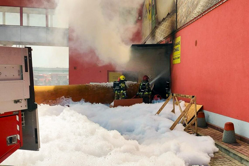 Pożar w Merkurym Markecie w Krośnie 2