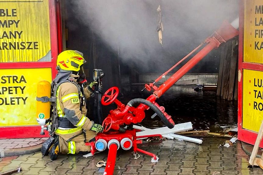 Pożar w Merkurym Markecie w Krośnie 2