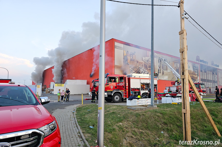 Pożar w Merkurym Markecie w Krośnie 2