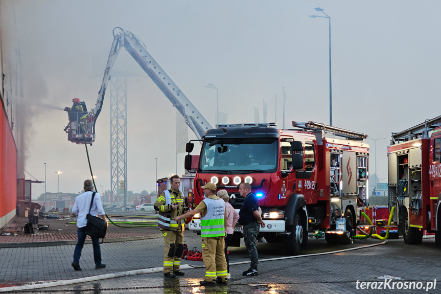 Pożar w Merkurym Markecie w Krośnie 2