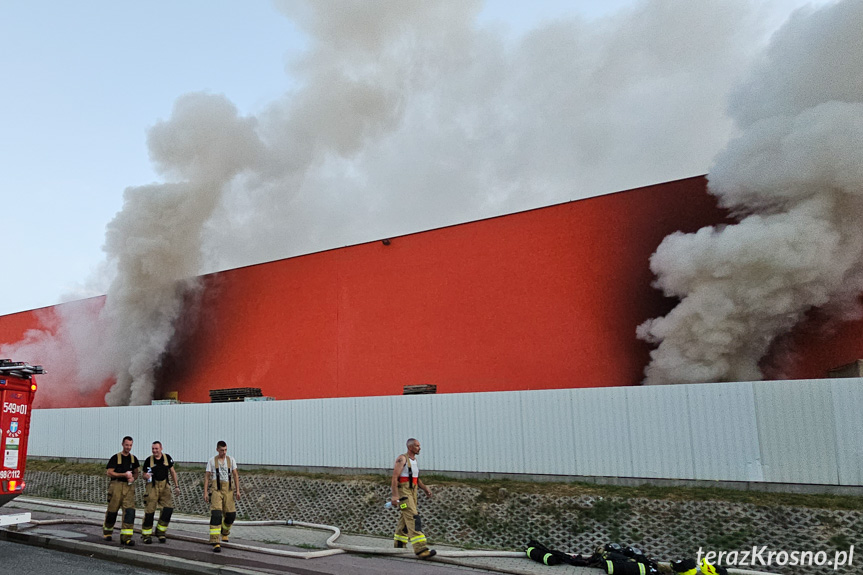 Pożar w Merkurym Markecie w Krośnie 2