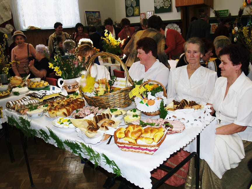 Prezentacja potraw wielkanocnych, stroików i pisanek w Rymanowie