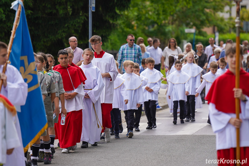 Procesja Bożego Ciała - Parafia Ducha Świętego w Krośnie