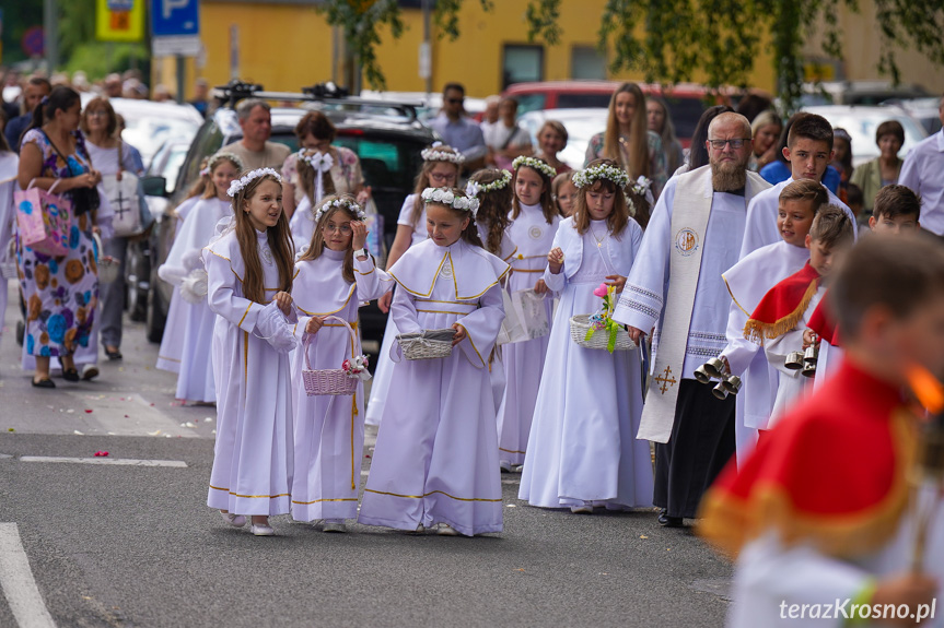 Procesja Bożego Ciała - Parafia Ducha Świętego w Krośnie