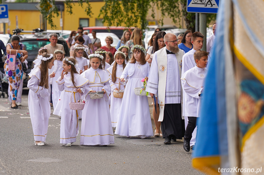 Procesja Bożego Ciała - Parafia Ducha Świętego w Krośnie