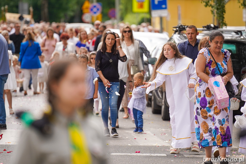 Procesja Bożego Ciała - Parafia Ducha Świętego w Krośnie