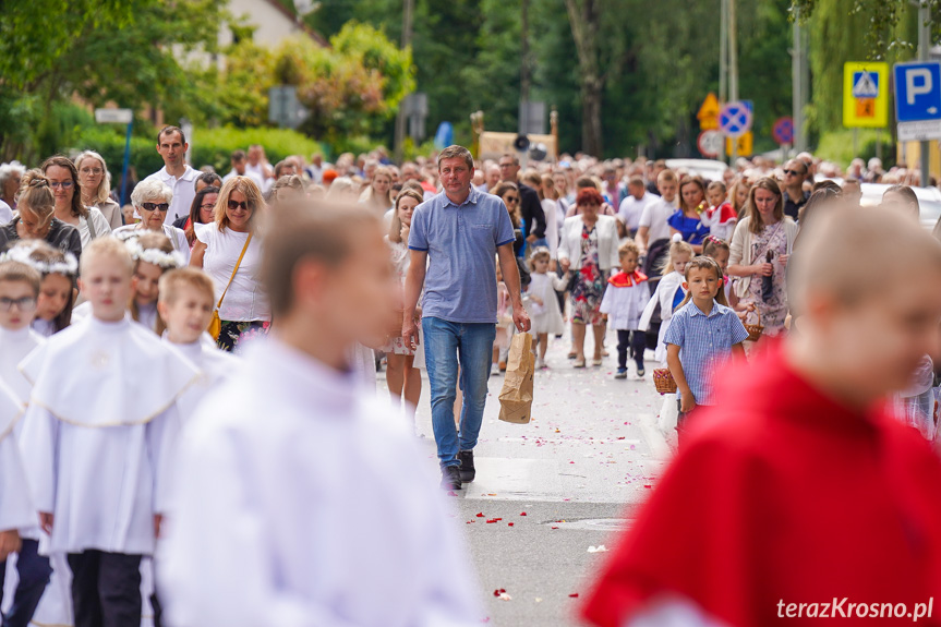 Procesja Bożego Ciała - Parafia Ducha Świętego w Krośnie