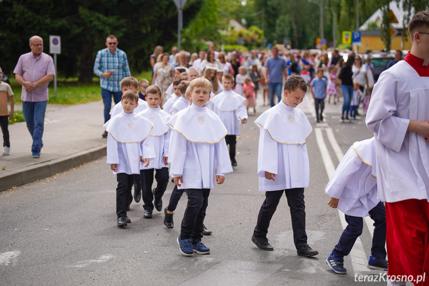 Procesja Bożego Ciała - Parafia Ducha Świętego w Krośnie