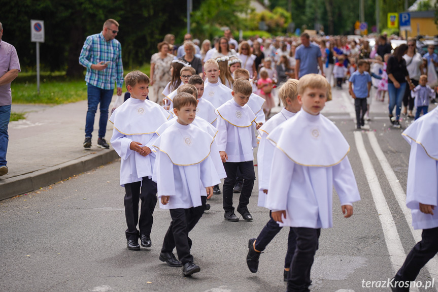 Procesja Bożego Ciała - Parafia Ducha Świętego w Krośnie