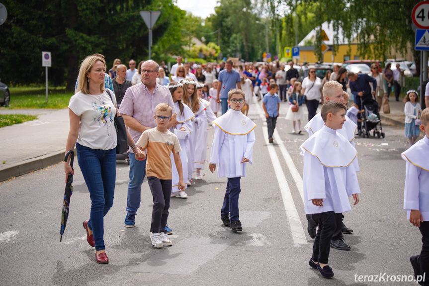 Procesja Bożego Ciała - Parafia Ducha Świętego w Krośnie