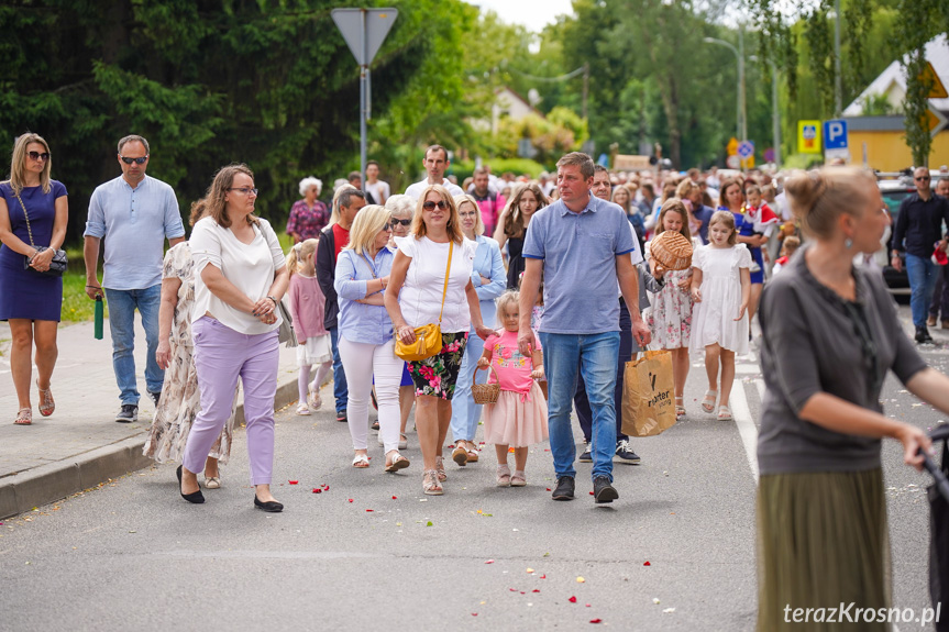 Procesja Bożego Ciała - Parafia Ducha Świętego w Krośnie