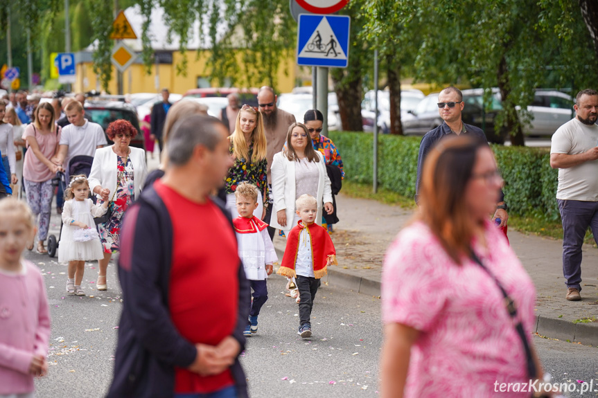 Procesja Bożego Ciała - Parafia Ducha Świętego w Krośnie