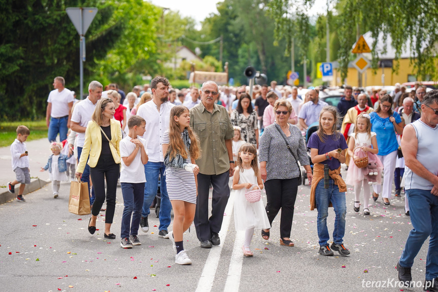 Procesja Bożego Ciała - Parafia Ducha Świętego w Krośnie