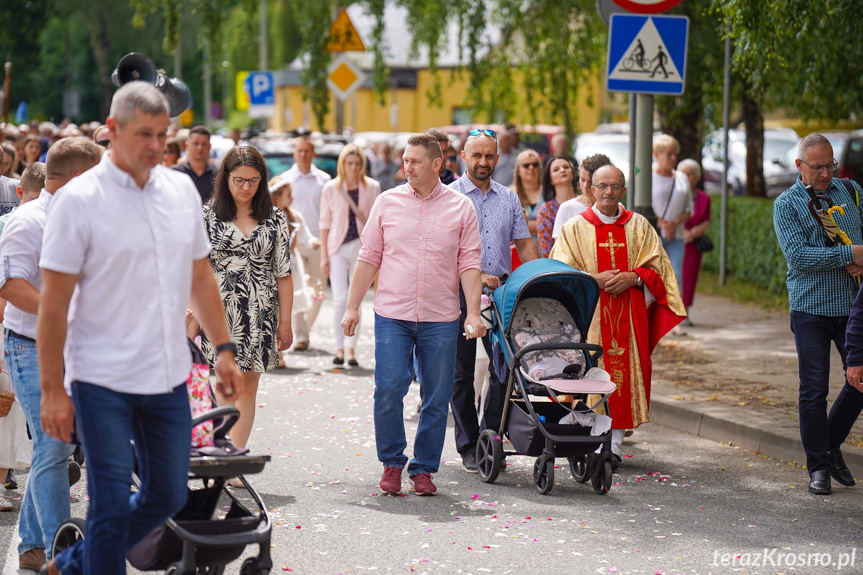 Procesja Bożego Ciała - Parafia Ducha Świętego w Krośnie