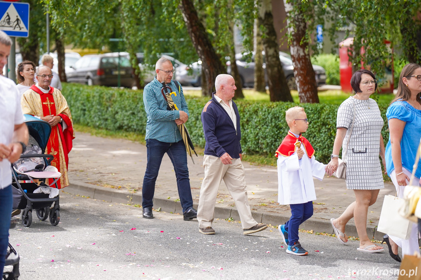 Procesja Bożego Ciała - Parafia Ducha Świętego w Krośnie