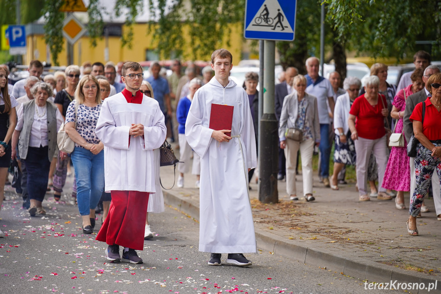 Procesja Bożego Ciała - Parafia Ducha Świętego w Krośnie