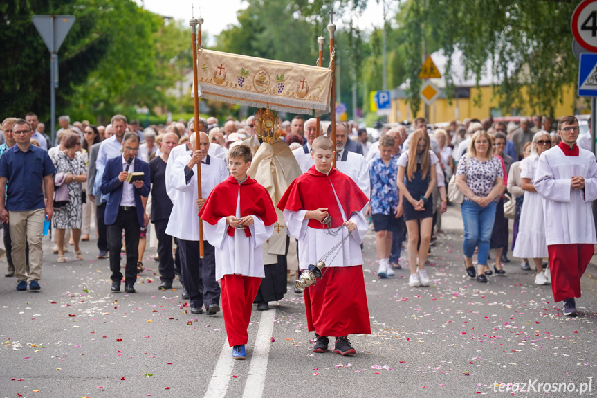 Procesja Bożego Ciała - Parafia Ducha Świętego w Krośnie