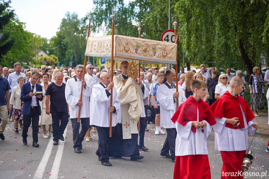 Procesja Bożego Ciała - Parafia Ducha Świętego w Krośnie