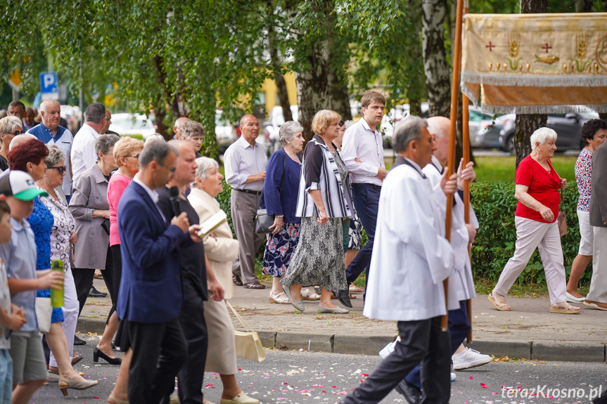 Procesja Bożego Ciała - Parafia Ducha Świętego w Krośnie