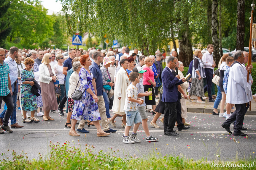 Procesja Bożego Ciała - Parafia Ducha Świętego w Krośnie