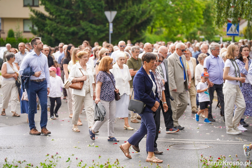 Procesja Bożego Ciała - Parafia Ducha Świętego w Krośnie