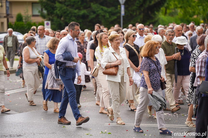 Procesja Bożego Ciała - Parafia Ducha Świętego w Krośnie