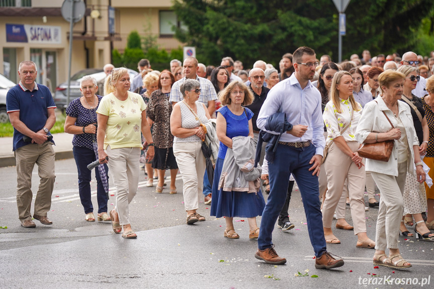 Procesja Bożego Ciała - Parafia Ducha Świętego w Krośnie